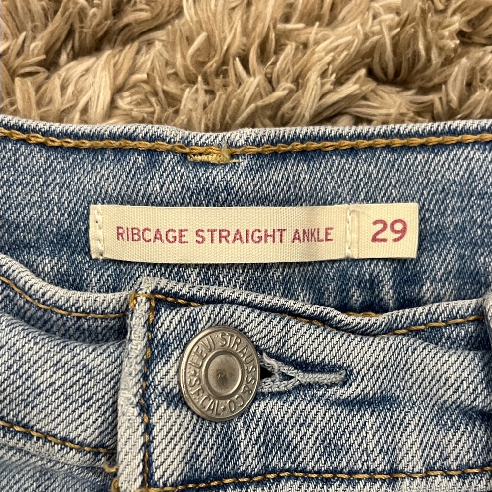 Levi's Light Blue Button Fly Cropped Straight-Leg Jeans - Picture 2 of 7